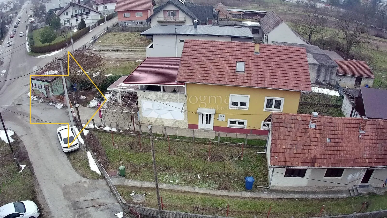 uređena kuća s bazenom i poslovnim prostorom – odlična lokacija uz jezero! - slika 63