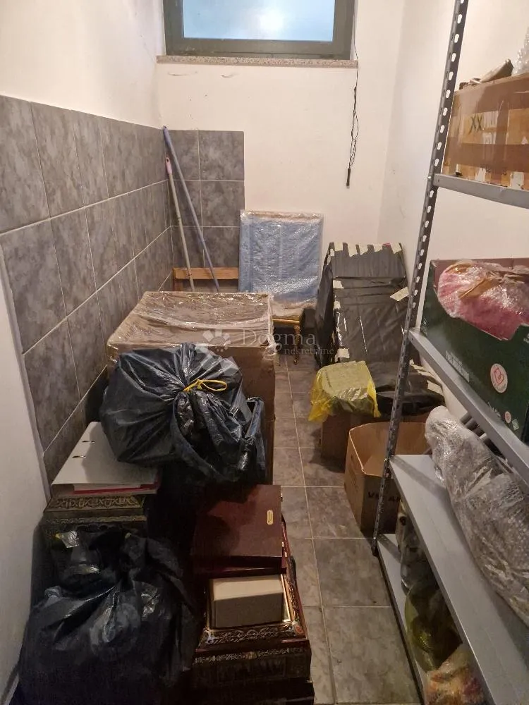 odličan stan sa garažom - slika 7