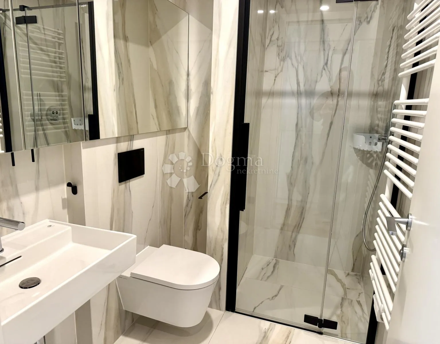 zagreb, centar, luksuzan stan 97 m2 s privatnim liftom - slika 12