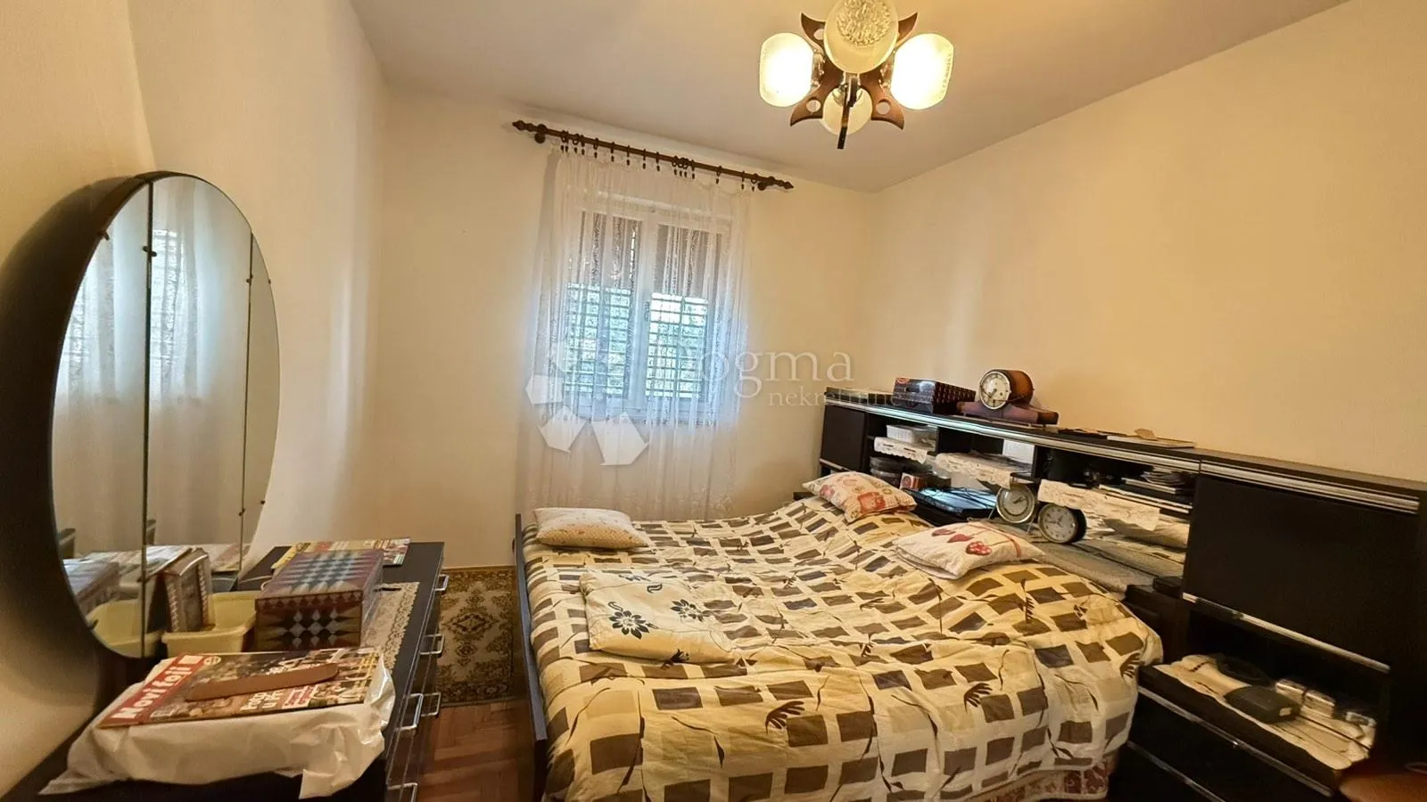kuća s dva stana i građevinskom okućnicom 4740m2 u okolici labina - slika 13