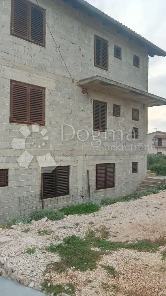 samostojeća kuća 200 m od plaže - slika 16