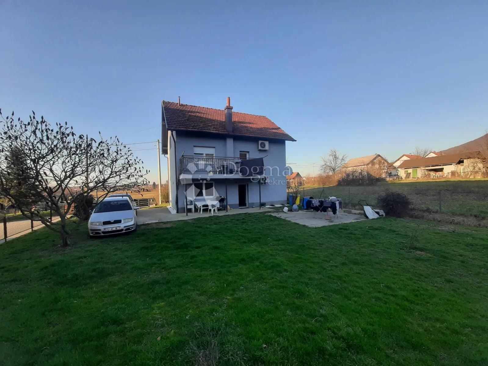 kuća uz park prirode medvednica – 650 m² mira i zelenila - slika 36