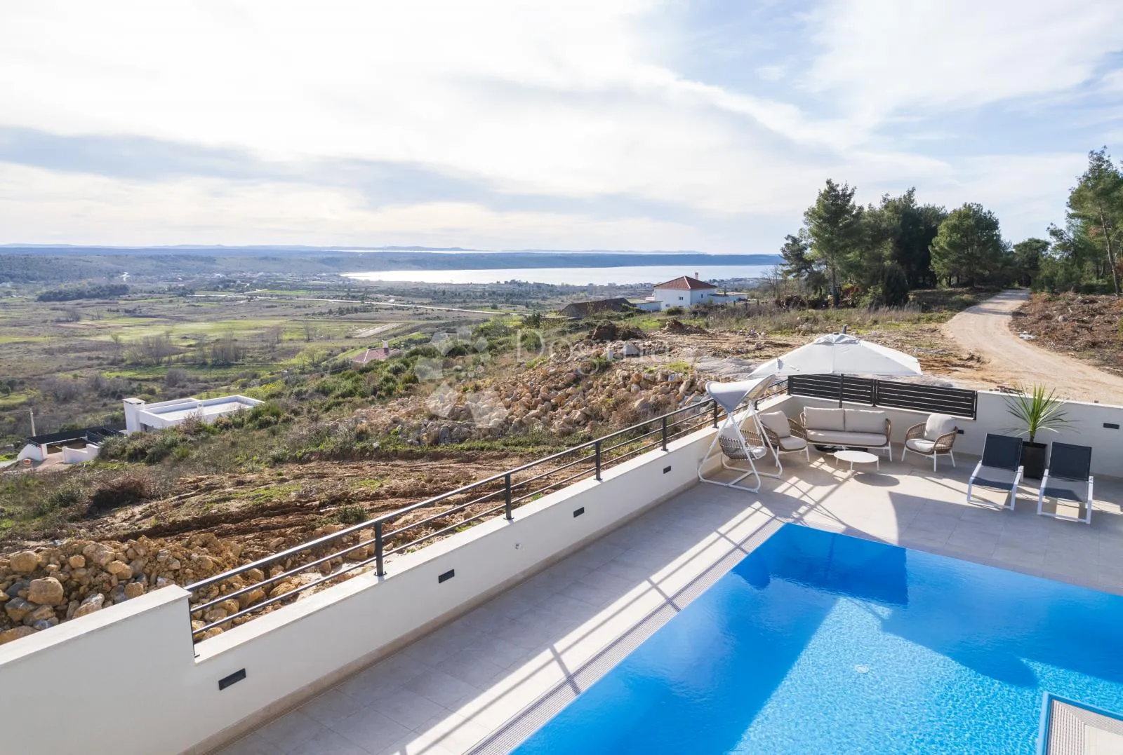 ekskluzivna vila u ražancu – bazen+panoramski pogled na jadran - slika 10