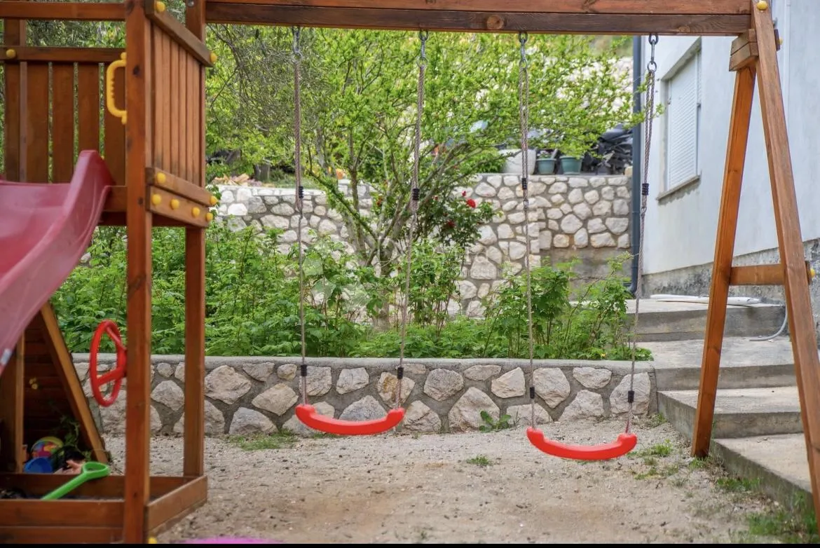 apartmanska kuća - slika 20