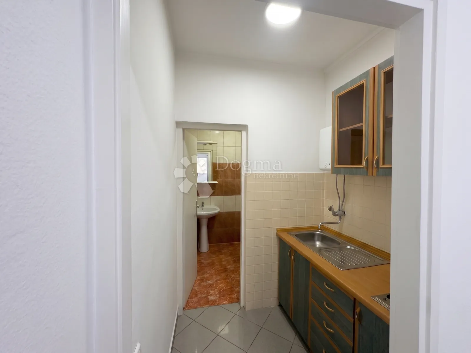 najam centar atraktivan poslovni prostor u centru 73 m² - slika 4