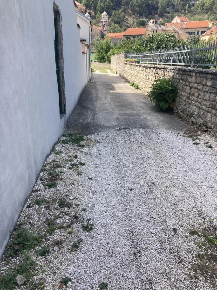 građevinsko zemljište – centar skradina – 1.050 m² - slika 3