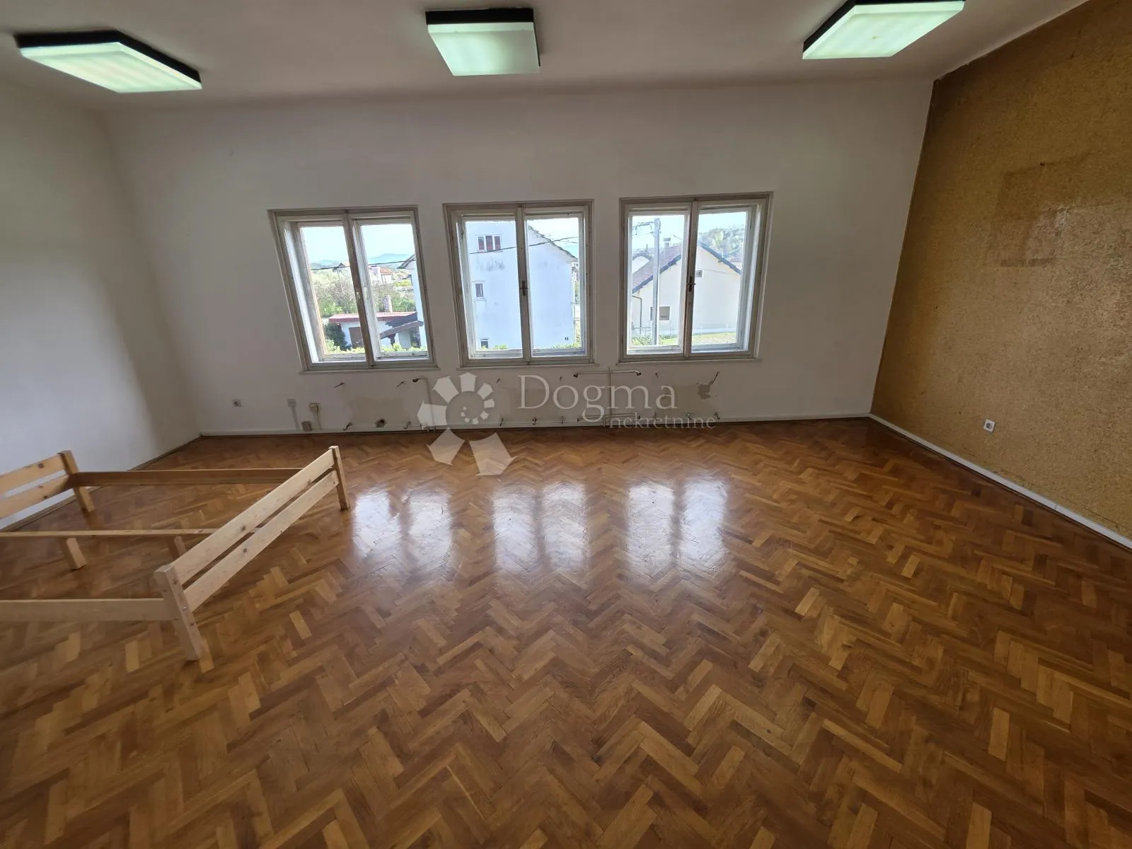 najam uredskog prostora cca 298m² - 8 ureda, spremište - slika 17