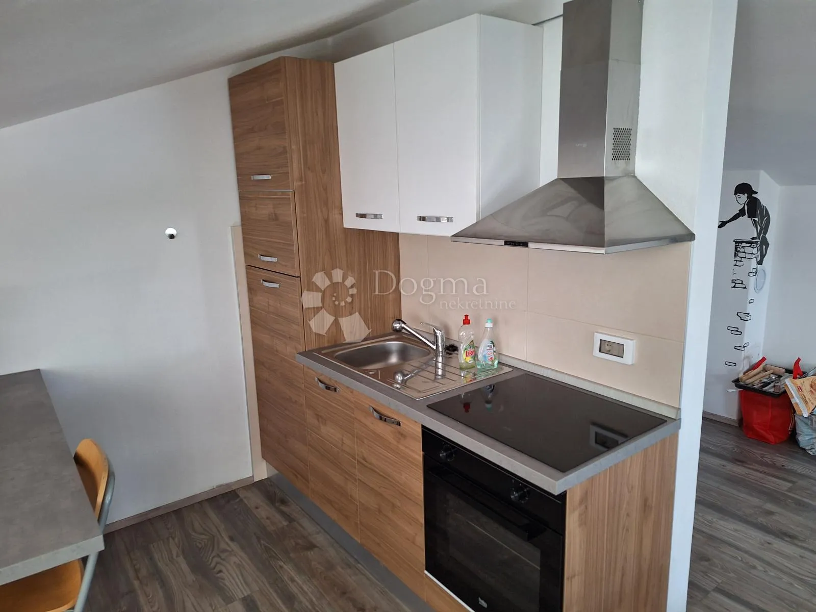 prekrasan stan u potkrovlju s pogledom na more - slika 4