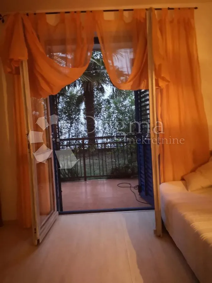 prostrani apartman 79.36m² u centru crikvenice! - slika 14