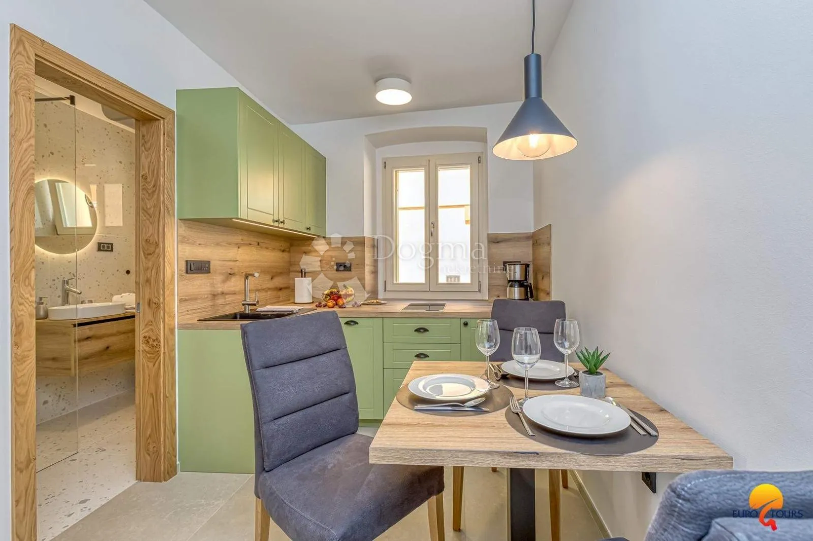 očaravajuća apartmanska kuća u samom centru vrsara - slika 21