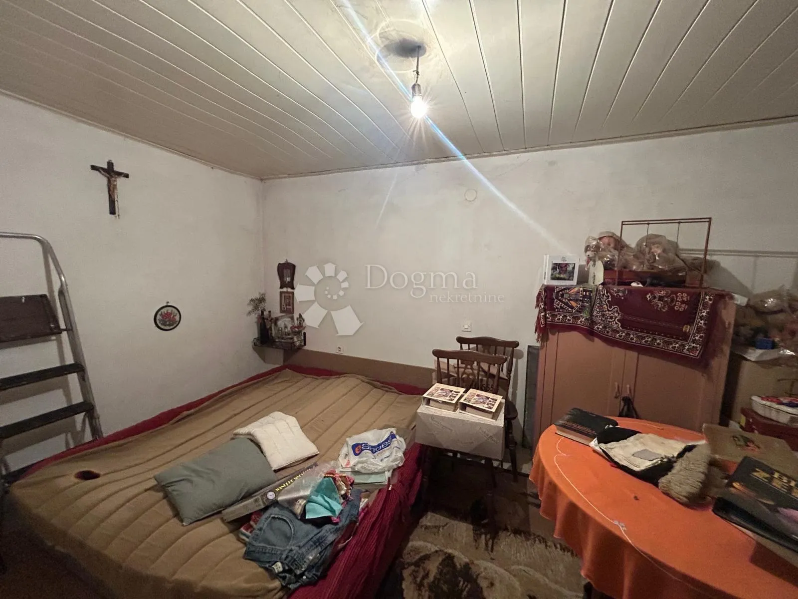 starina sa dušom i pogledom na more - slika 6