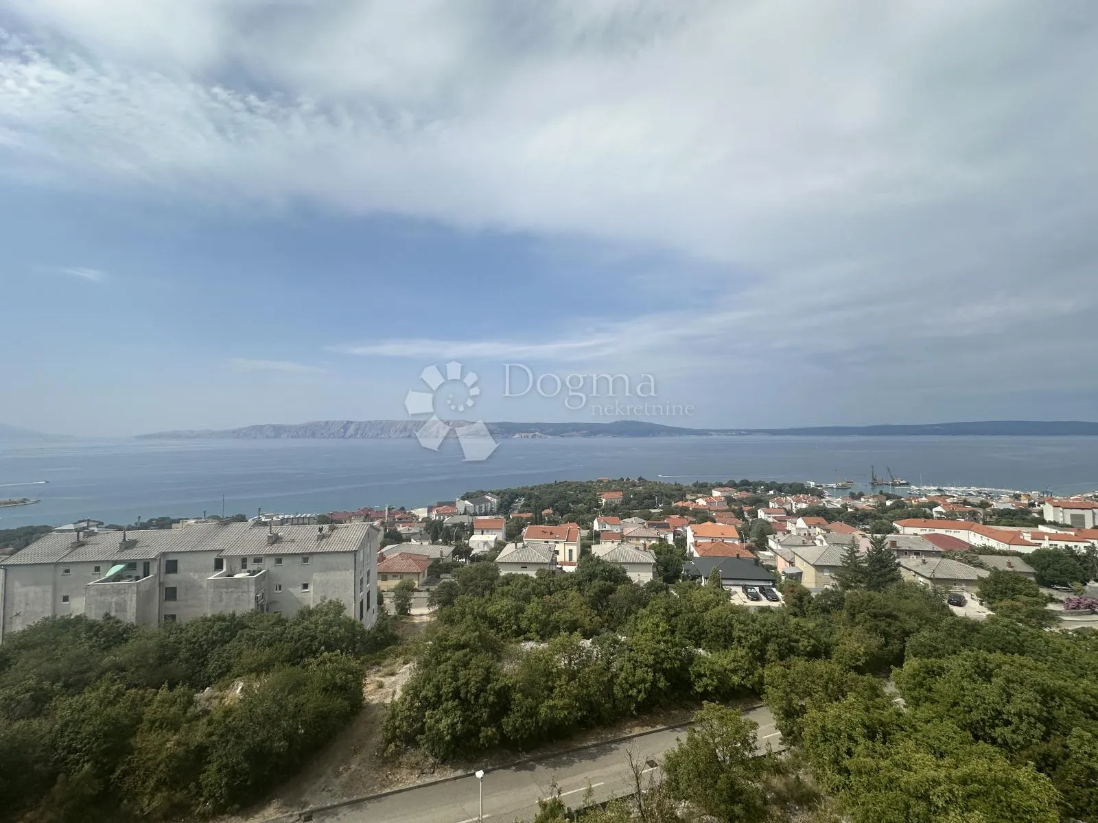 novi vinodolski dvoetažni stan sa panormaskim pogledom! - slika 15