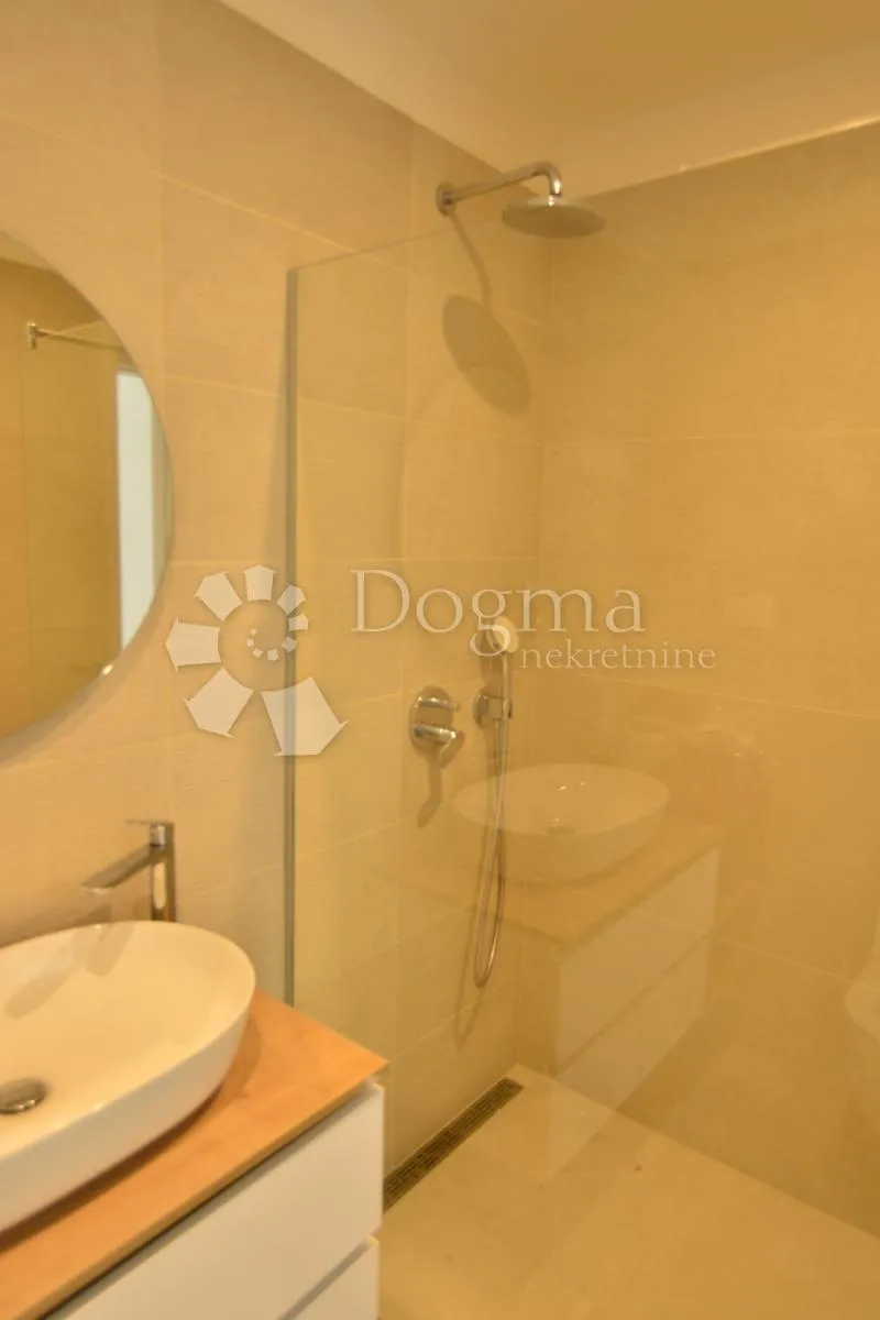 penthouse s panoramskim pogledom na more - grad krk - slika 9