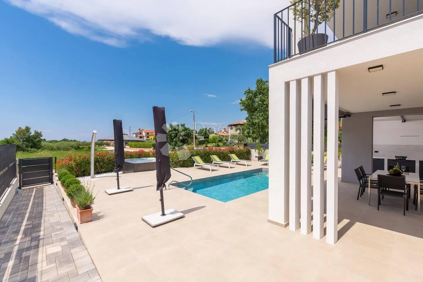 villa s bazenom i jacuzzijem - poreč - slika 3