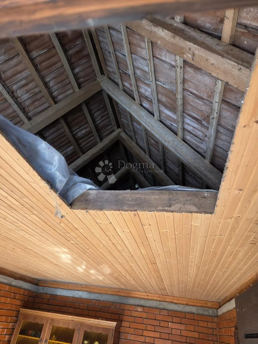 vikendica mišino brdo – ograđen posjed i šuma - slika 12