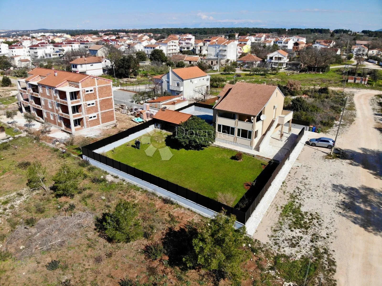 prostrana obiteljska vila visokog standarda u biogradu na moru - slika 18