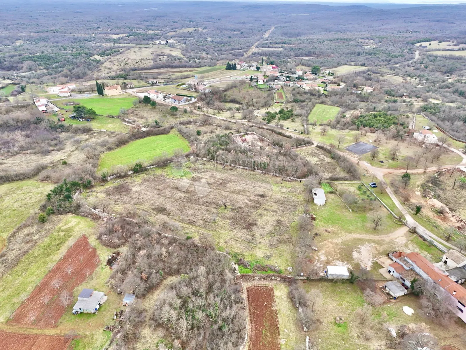 krmed 1000m2, građevinsko zemljište - slika 3