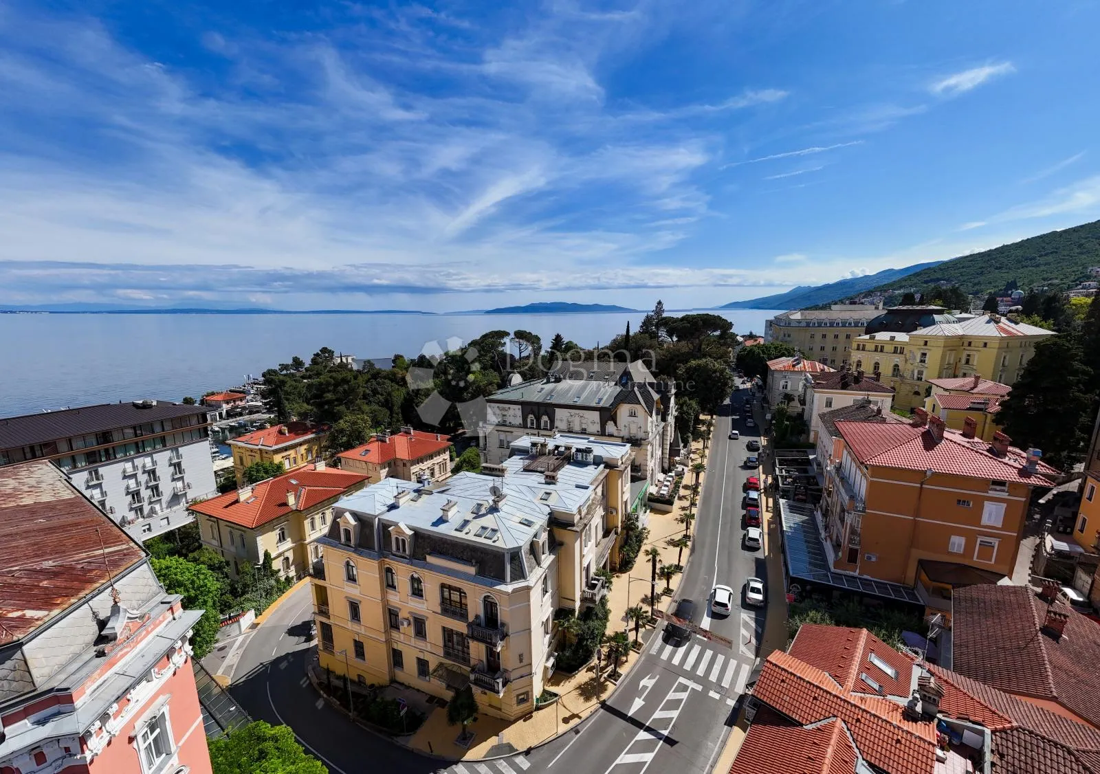 penthouse u vili u centru opatije - slika 19