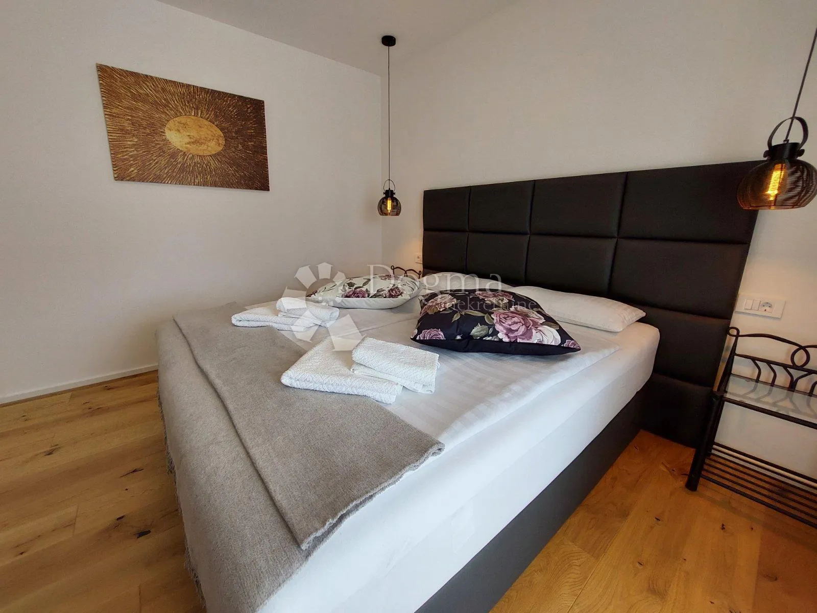 luksuzna moderna vila sa bazenom u gradu krku - slika 12