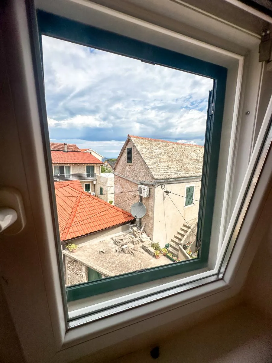 renovirana kamena kuća u srcu primoštena, 150 m2 - slika 15