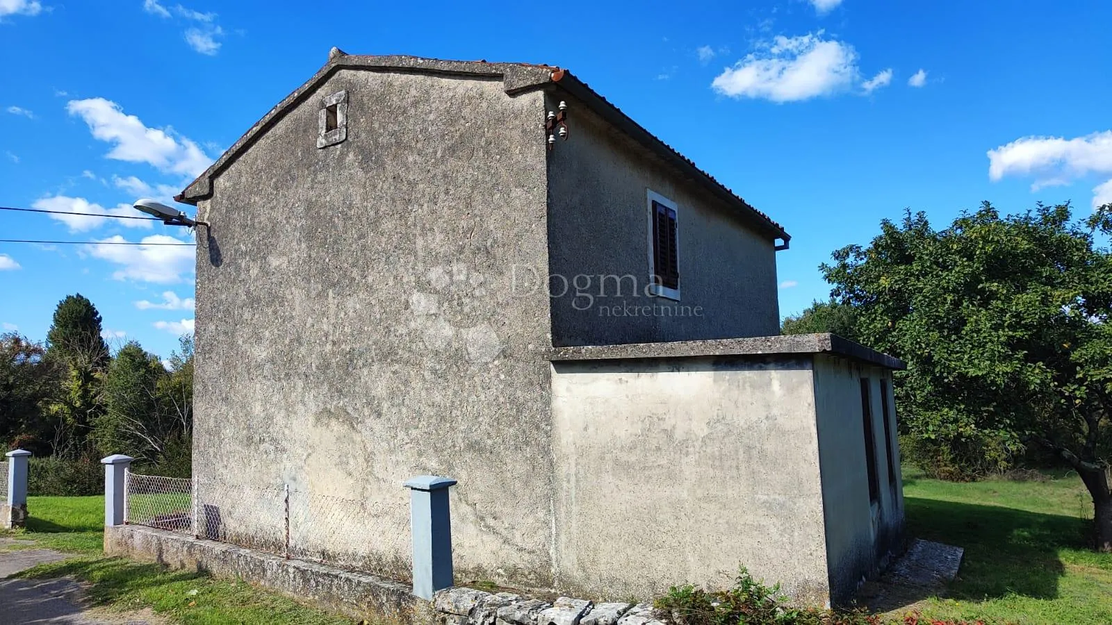 općina kršan - kuća sa velikom građevinskopm okućnicom - slika 8