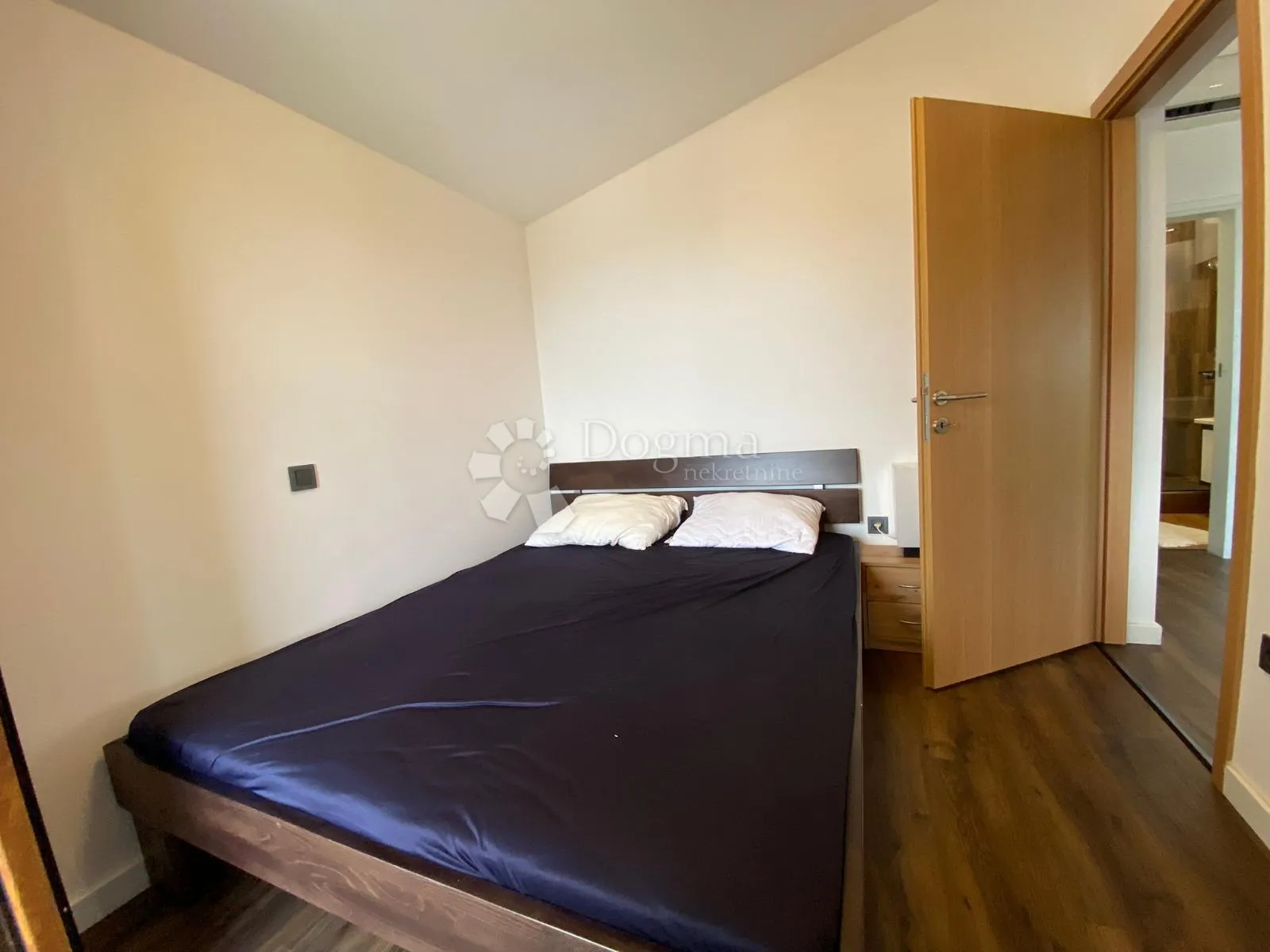 rovanjska - dvojna kuća s dva stana i pogledom na more - slika 20