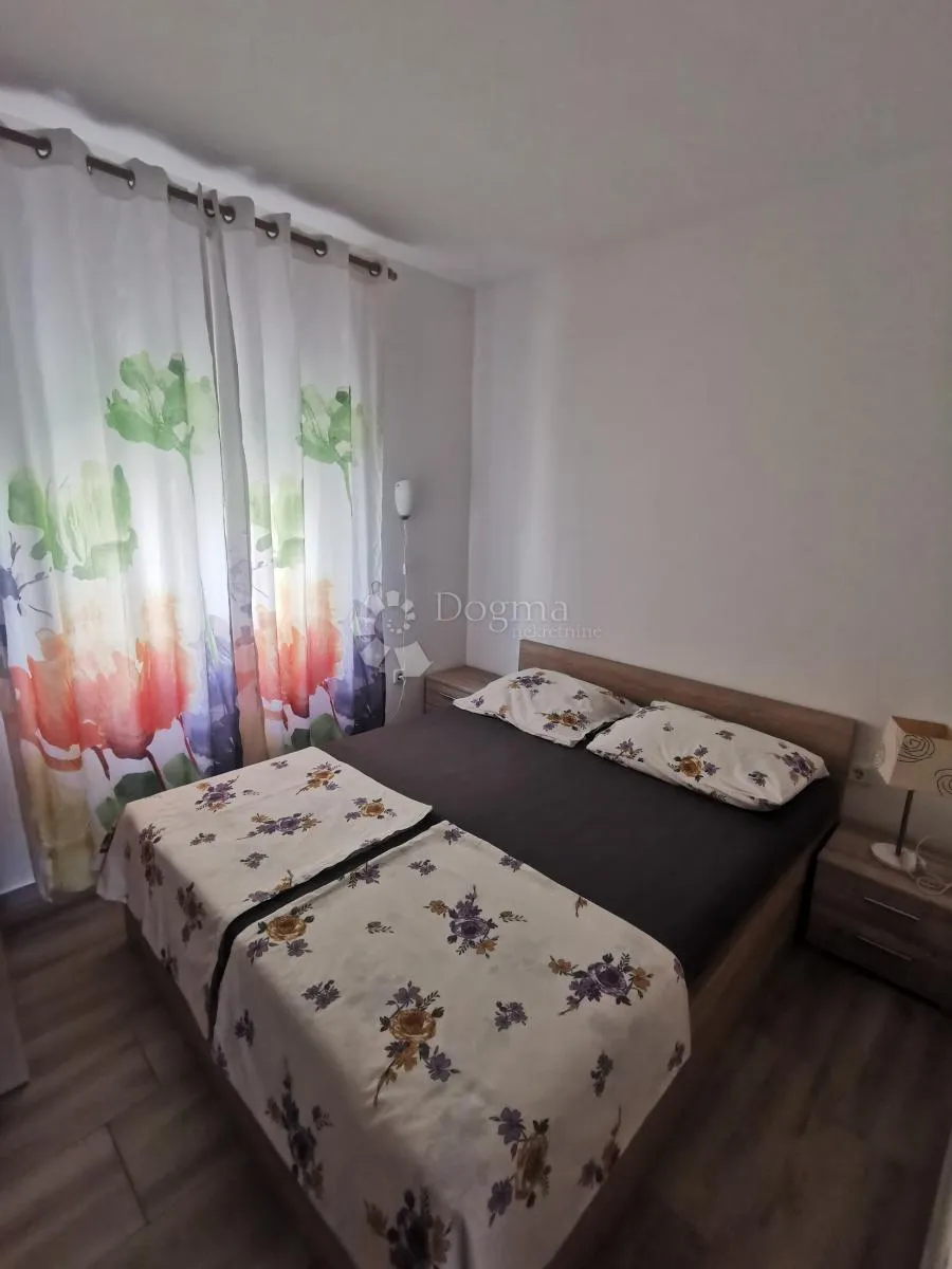 kuća na viru s bazenom i apartmanima - 698m2 - slika 10