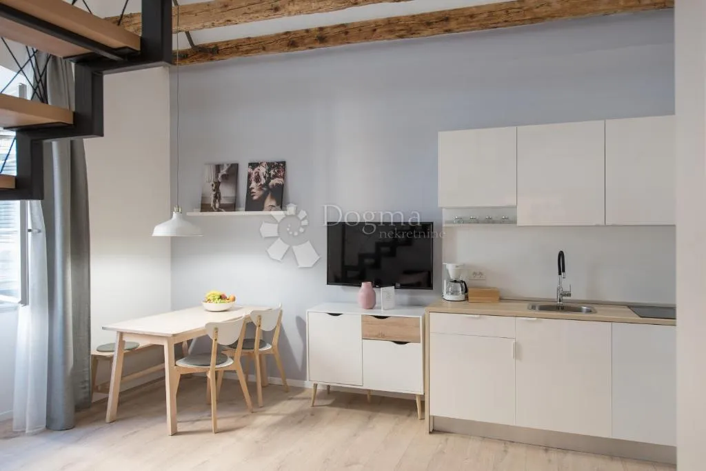 6 apartmana s bazenom u centru pule - slika 9