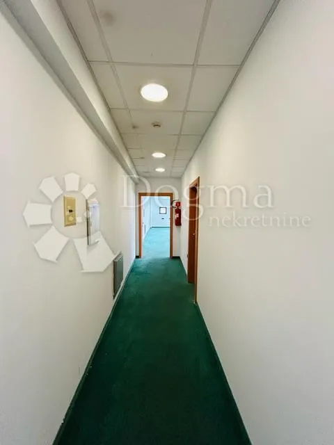 poslovni prostor u užem centru rijeke - slika 4