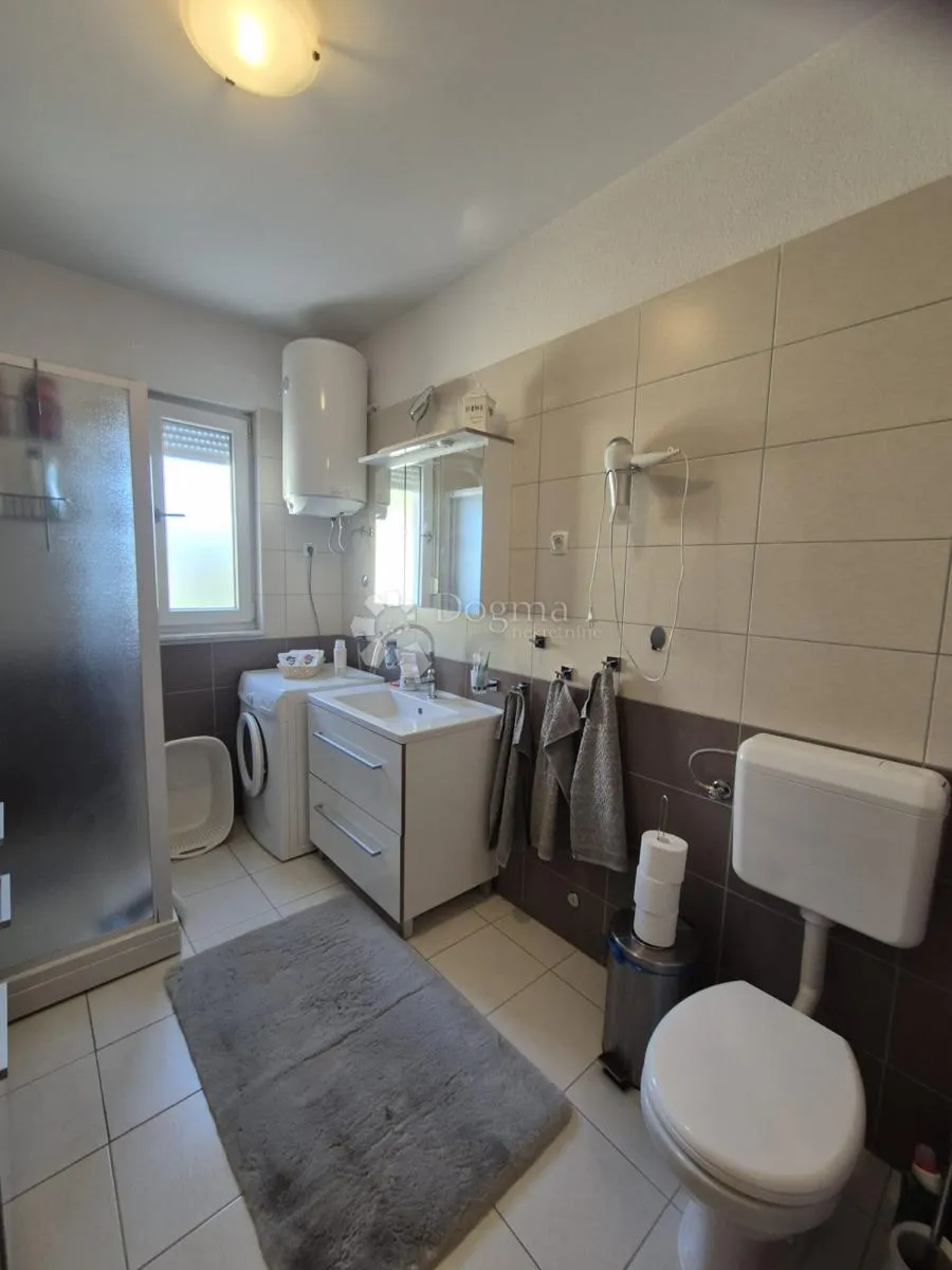 ekskluzivan stan sa privatnom terasom125m2, samo 150 metara do plaže - slika 31