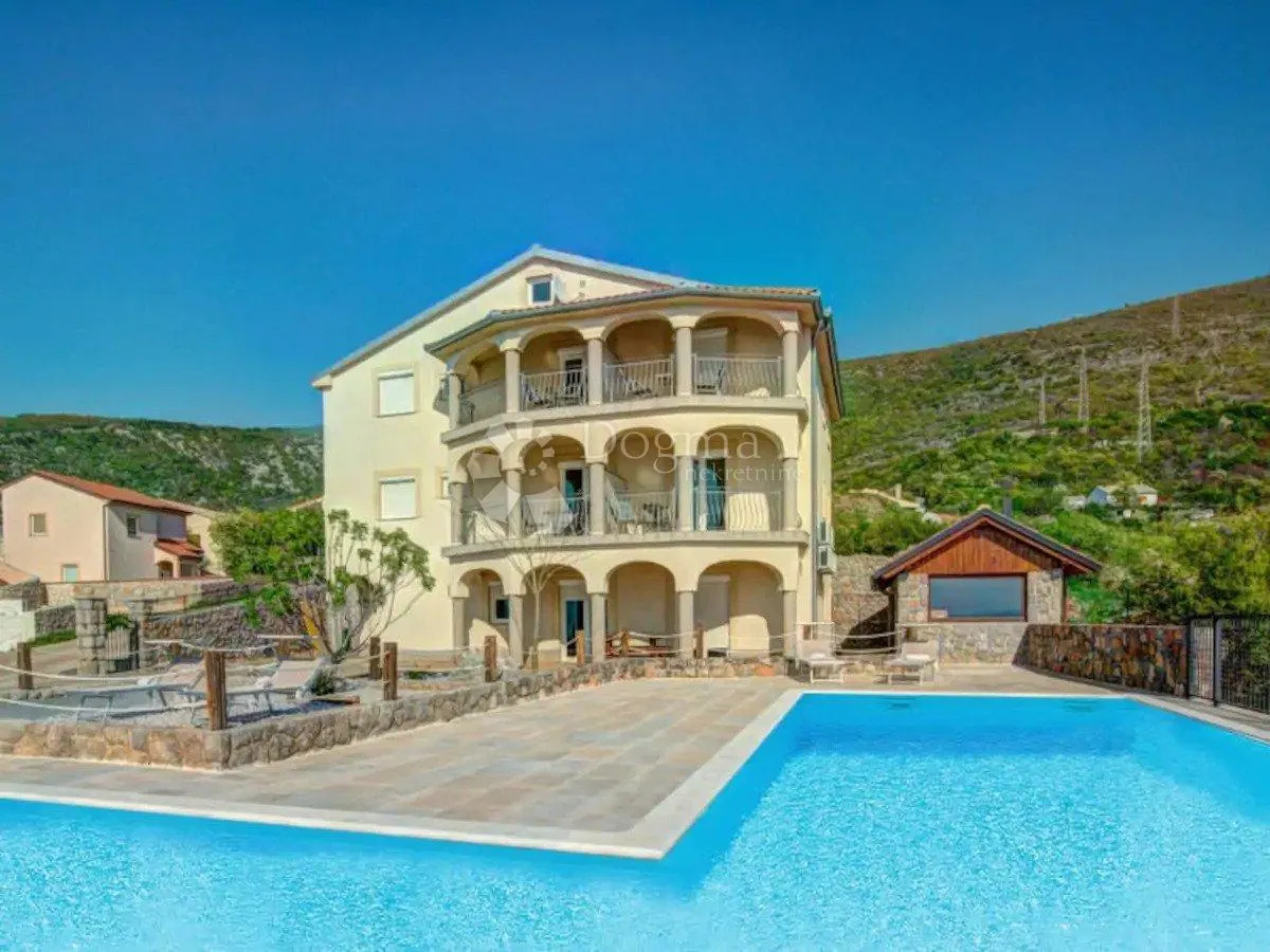 vila sa bazenom - slika 3