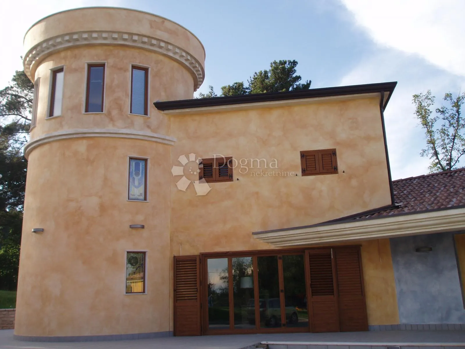 vila vrhunske gradnje s velikom parcelom i potpunom privatnošću - slika 18