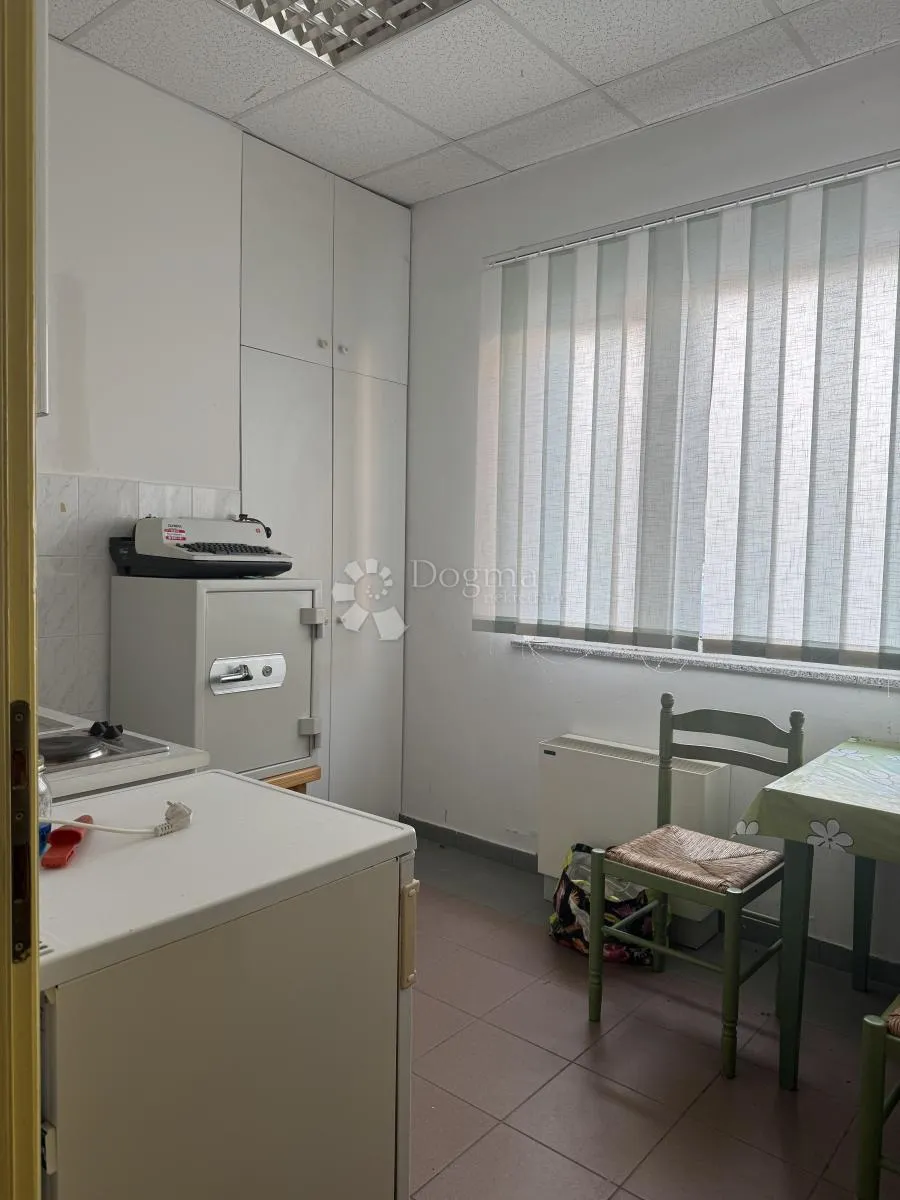 poslovni prostor/ 120 m2/ parking - kastav - slika 11