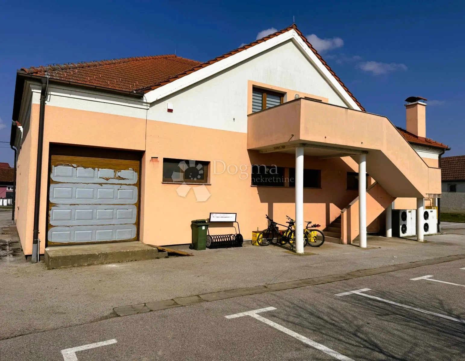 prostrana poslovna zgrada - idealna za restoran, trgovinu i događanja - slika 27