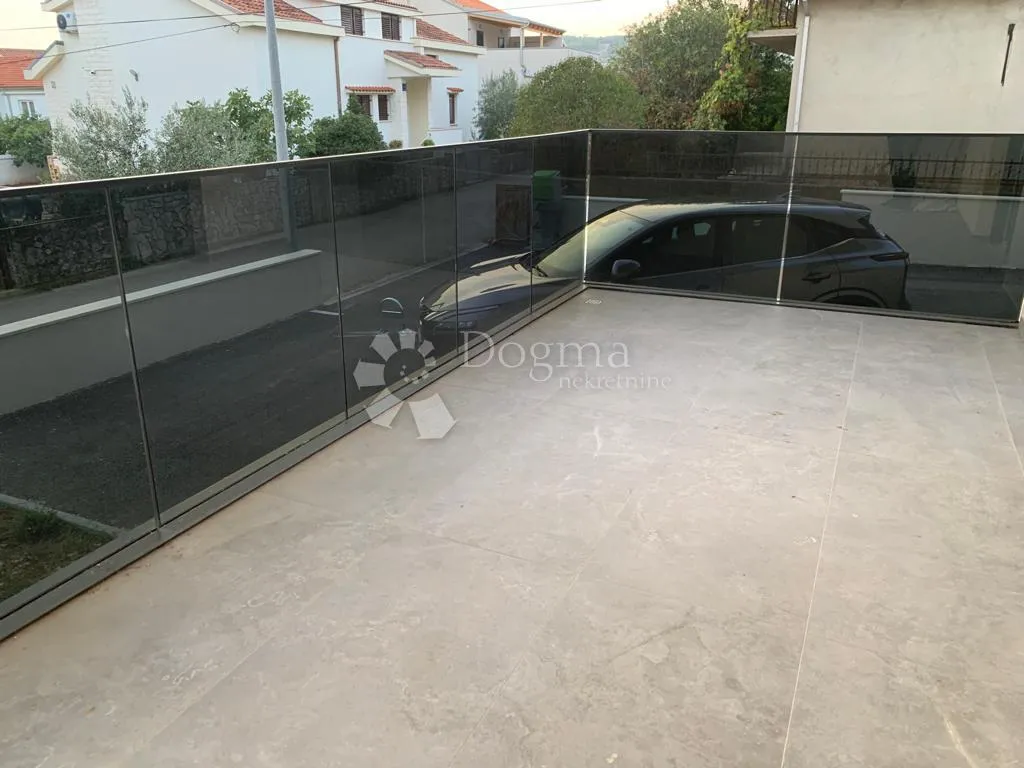 vodice-novogradnja sa garažom, 143m2 - slika 4