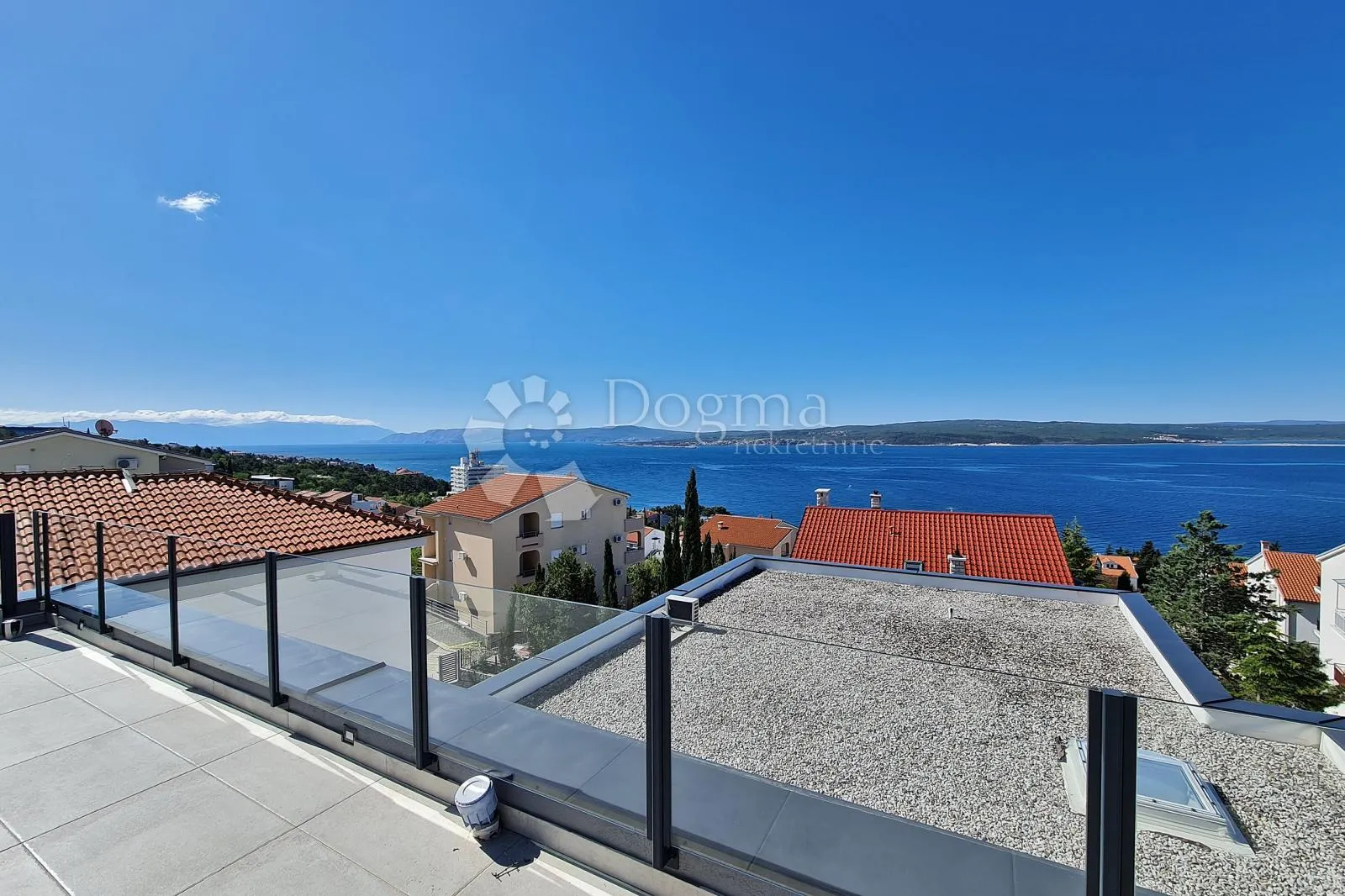 crikvenica ,penthouse 3s+db,velika garaža - slika 13