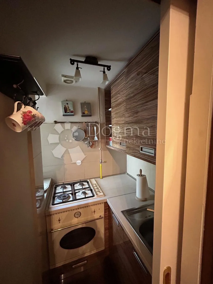 za poslovne ljude, apartman u vili uz more ! - slika 5