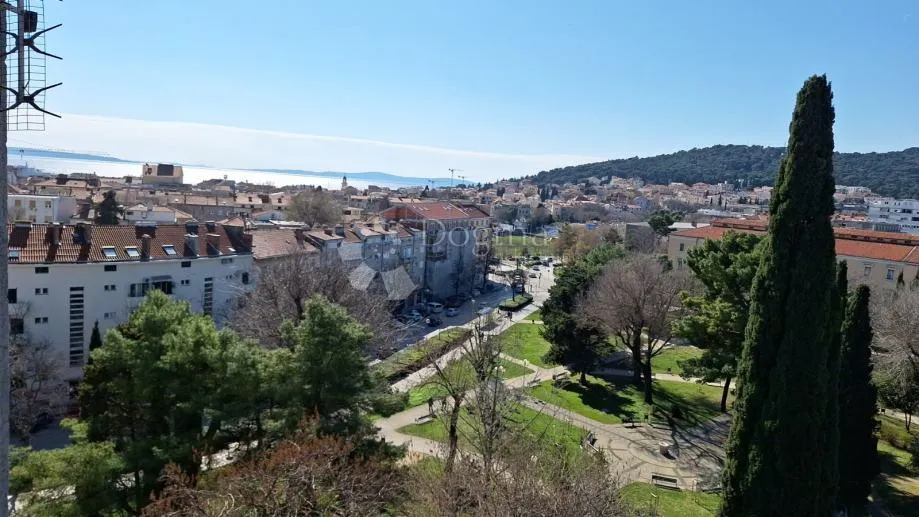 stan: lovret 58m2 sa 30m2 terase - slika 1
