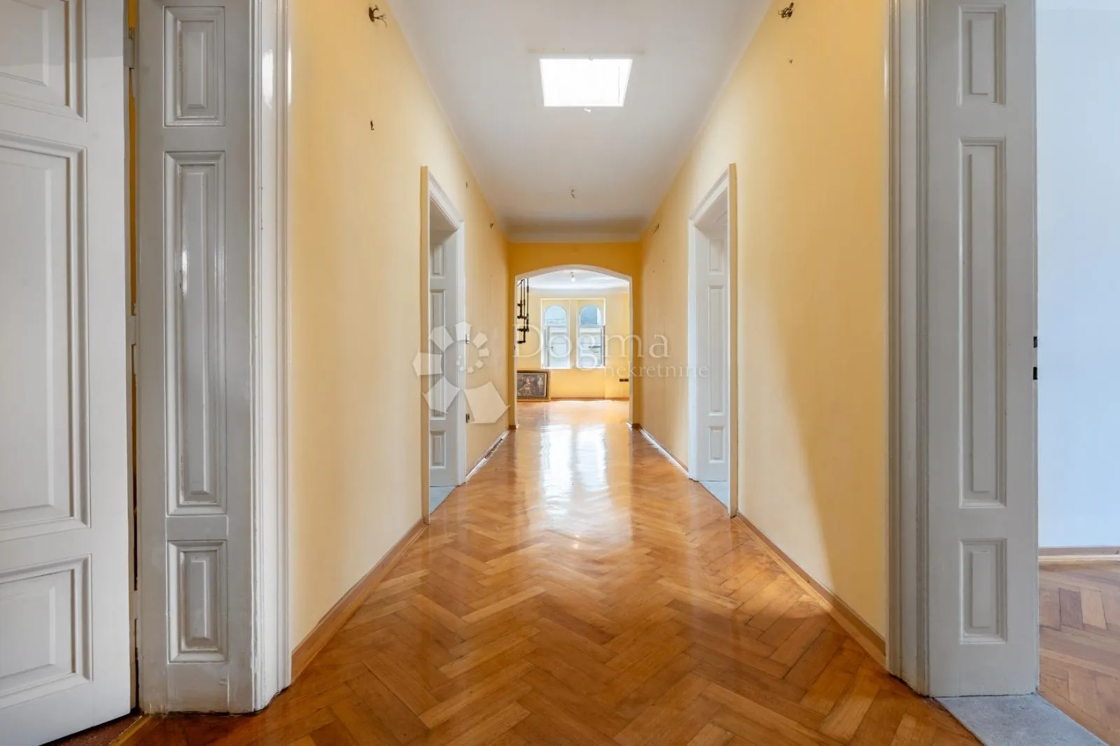 penthouse u vili u centru opatije - slika 10