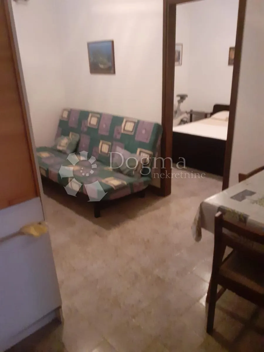 kuća na otoku ugljanu, hitno - slika 8