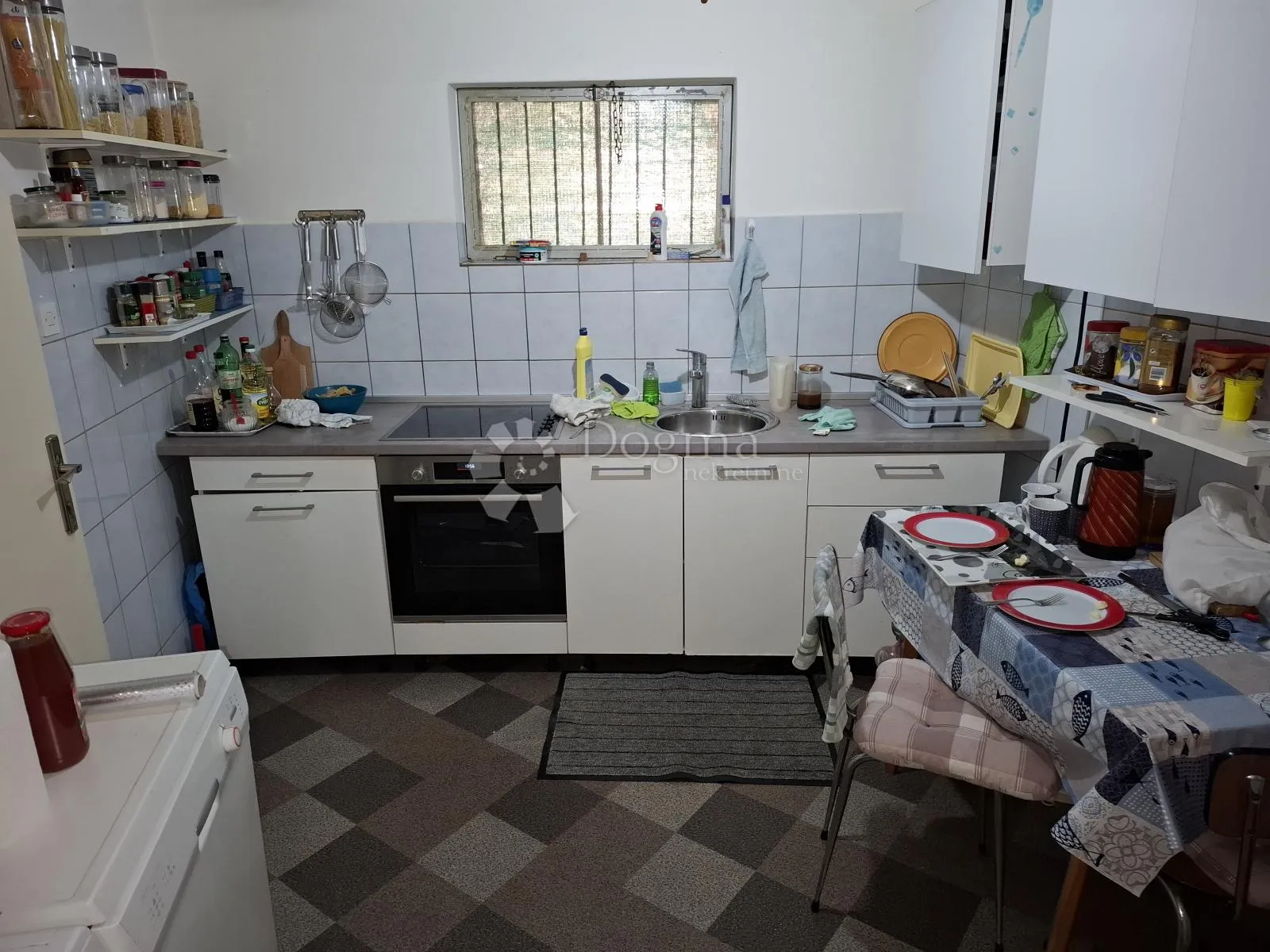 kuća u vodicama poviše hotela imperijal - slika 10