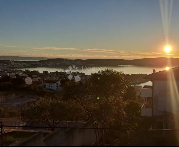 građevinsko zemljište s projektom za villu - slika 1