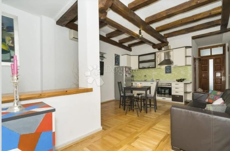 prodaja dva zasebna apartmana s pogledom na more - slika 19
