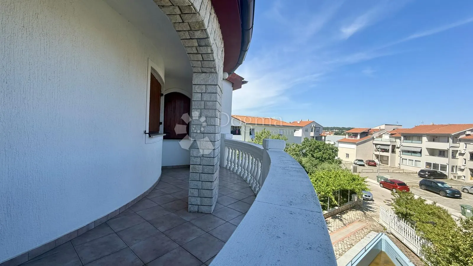 samo kod nas!! pula,apartmanska kuća blizu centra sa ljetnom kuhinjom,garažom i bazenom - slika 6