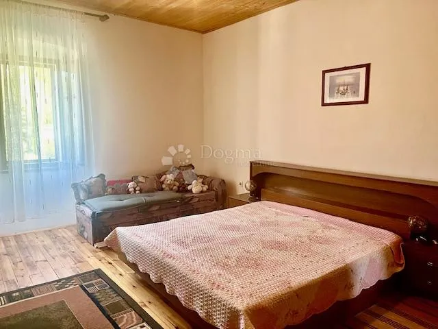 uređena dvojna kuća sa okućnicom u crikveničkom zaleđu - slika 8
