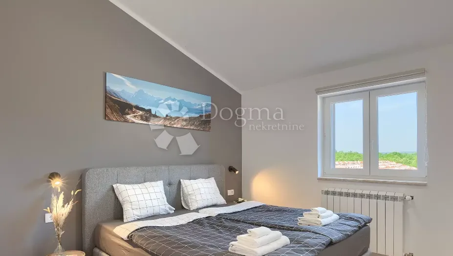 sniženo!!impozantna villa u blizini labina - slika 9
