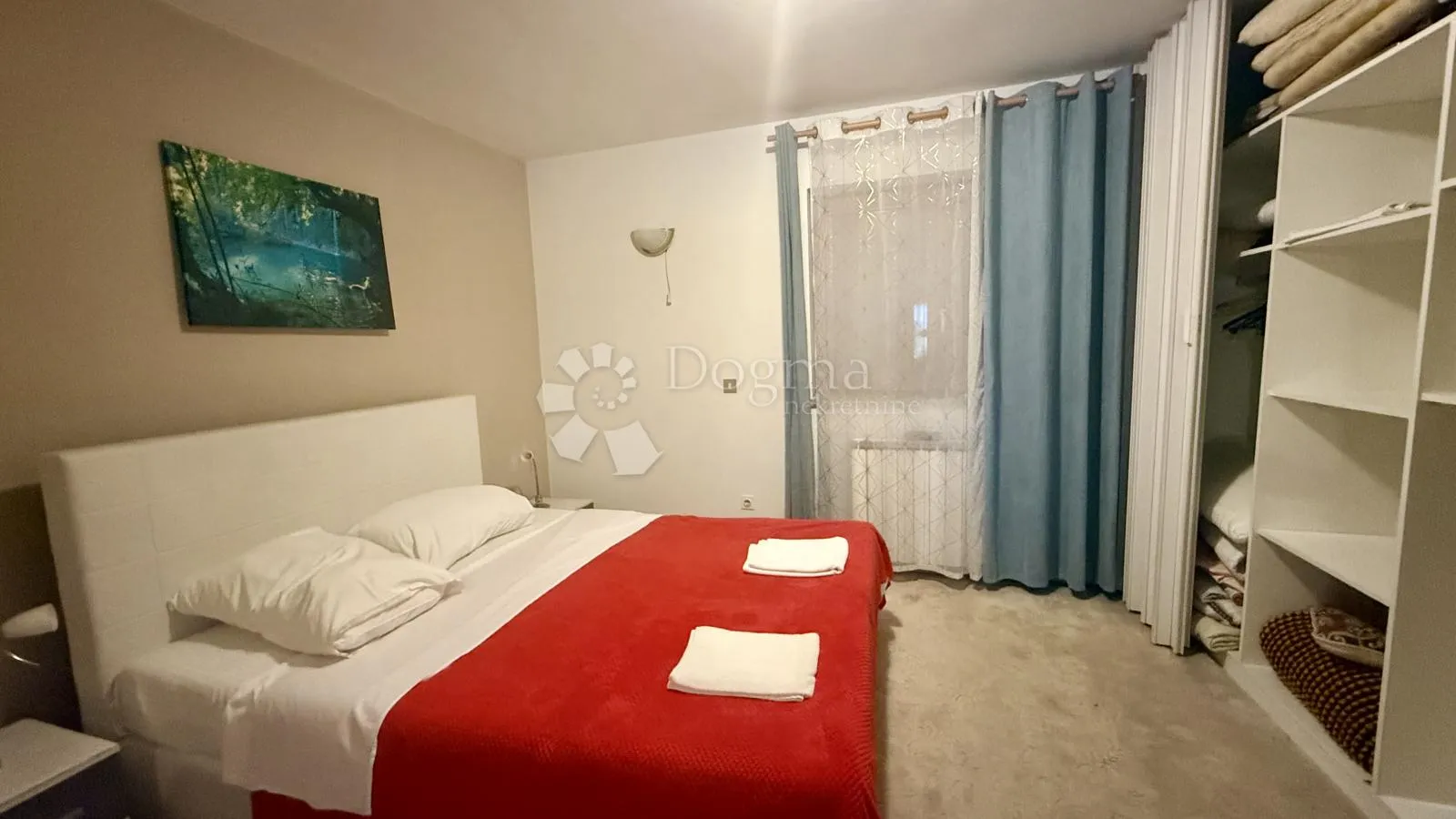 samo kod nas!! pula,apartmanska kuća blizu centra sa ljetnom kuhinjom,garažom i bazenom - slika 11