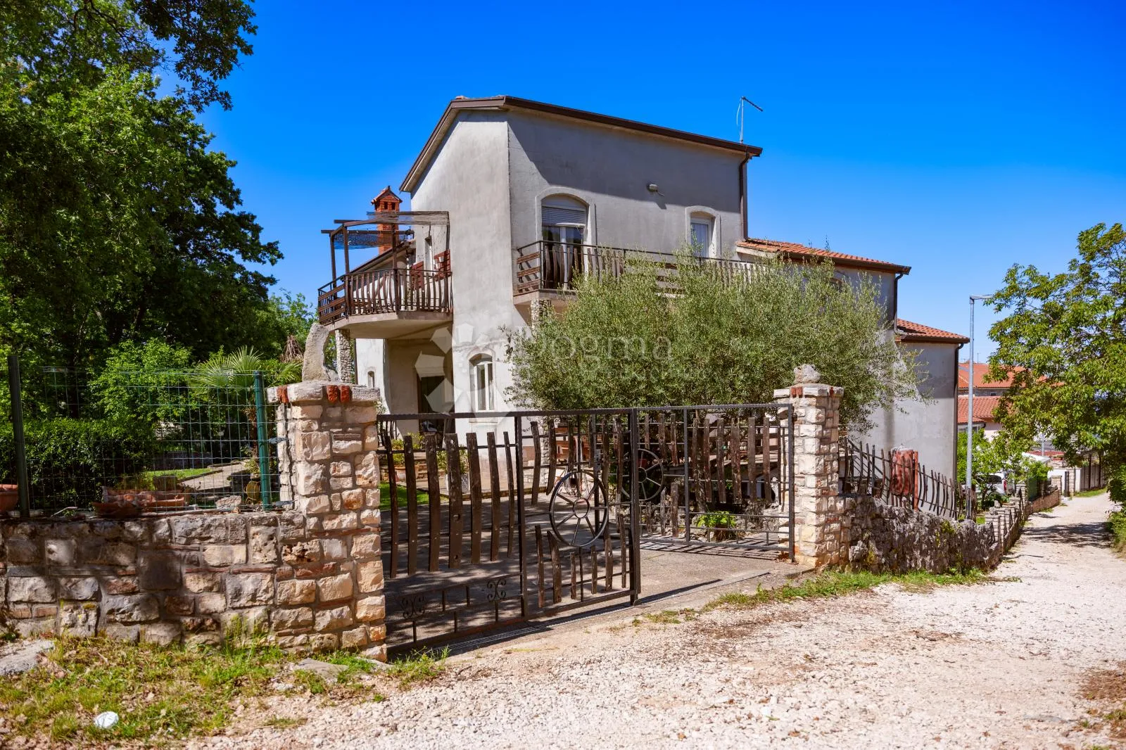 kuća sa 4 apartmana blizu mora - slika 11