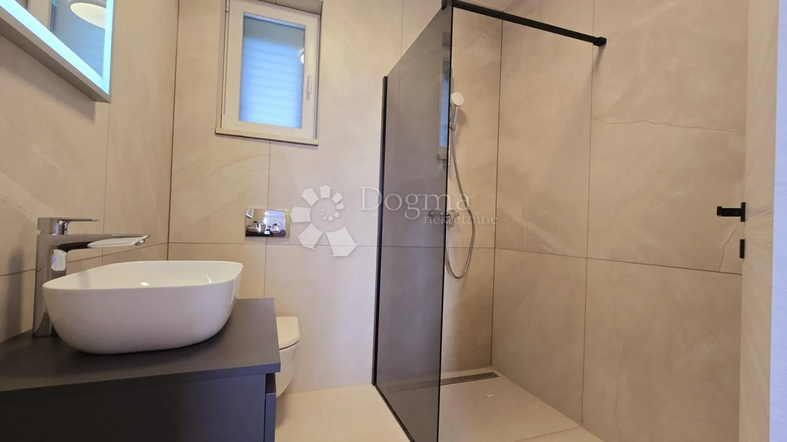 villa sa bazenom malinska krk - slika 5