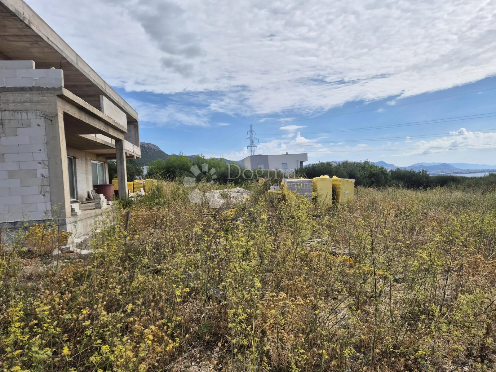 zemljište 2200m2 sa kućom 423m2 - slika 13